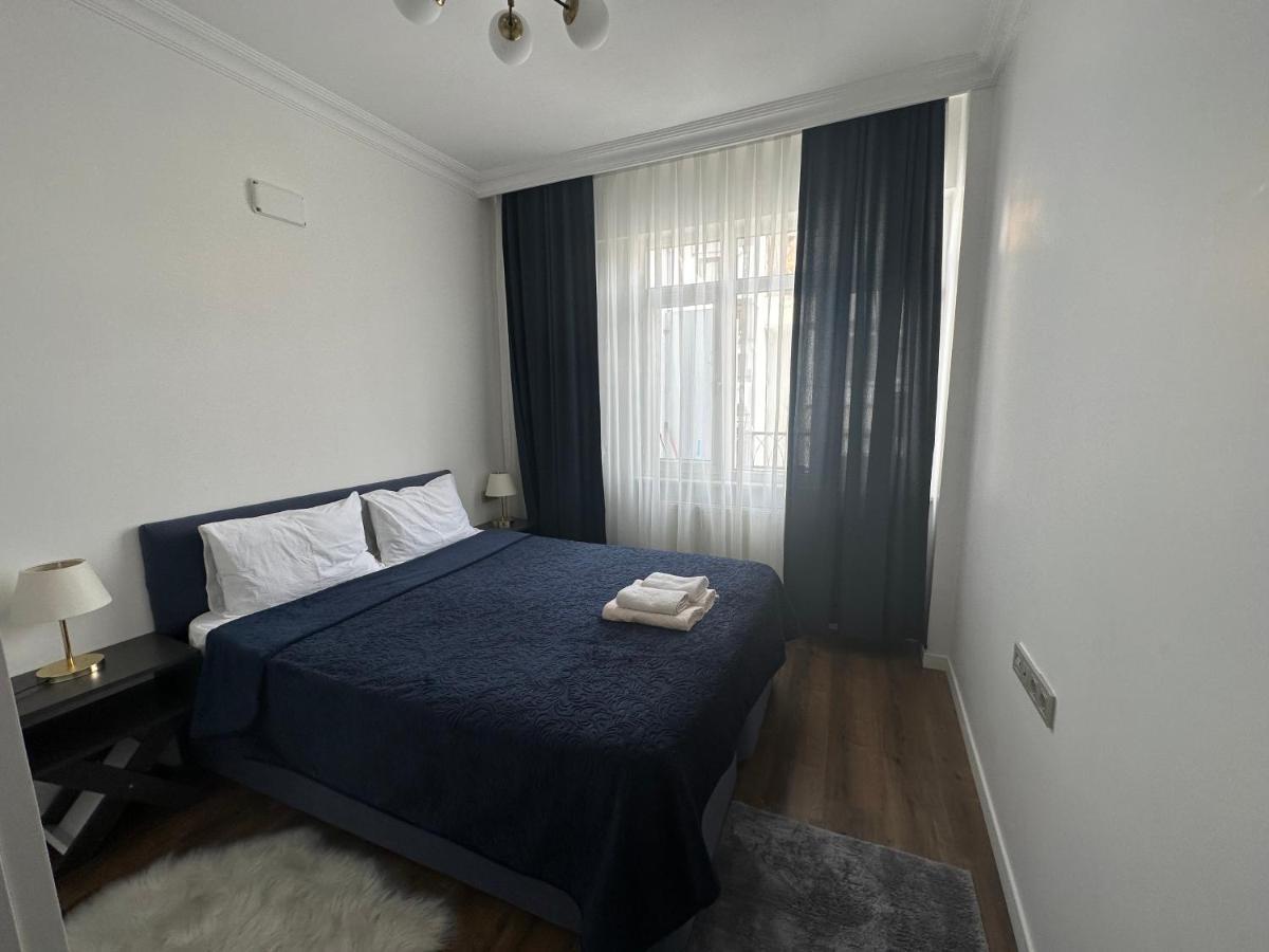 Center Of City In Besiktas 2 Plus 1 With 2 Bathroom And 3 Air Conditioner Istanbul Ngoại thất bức ảnh