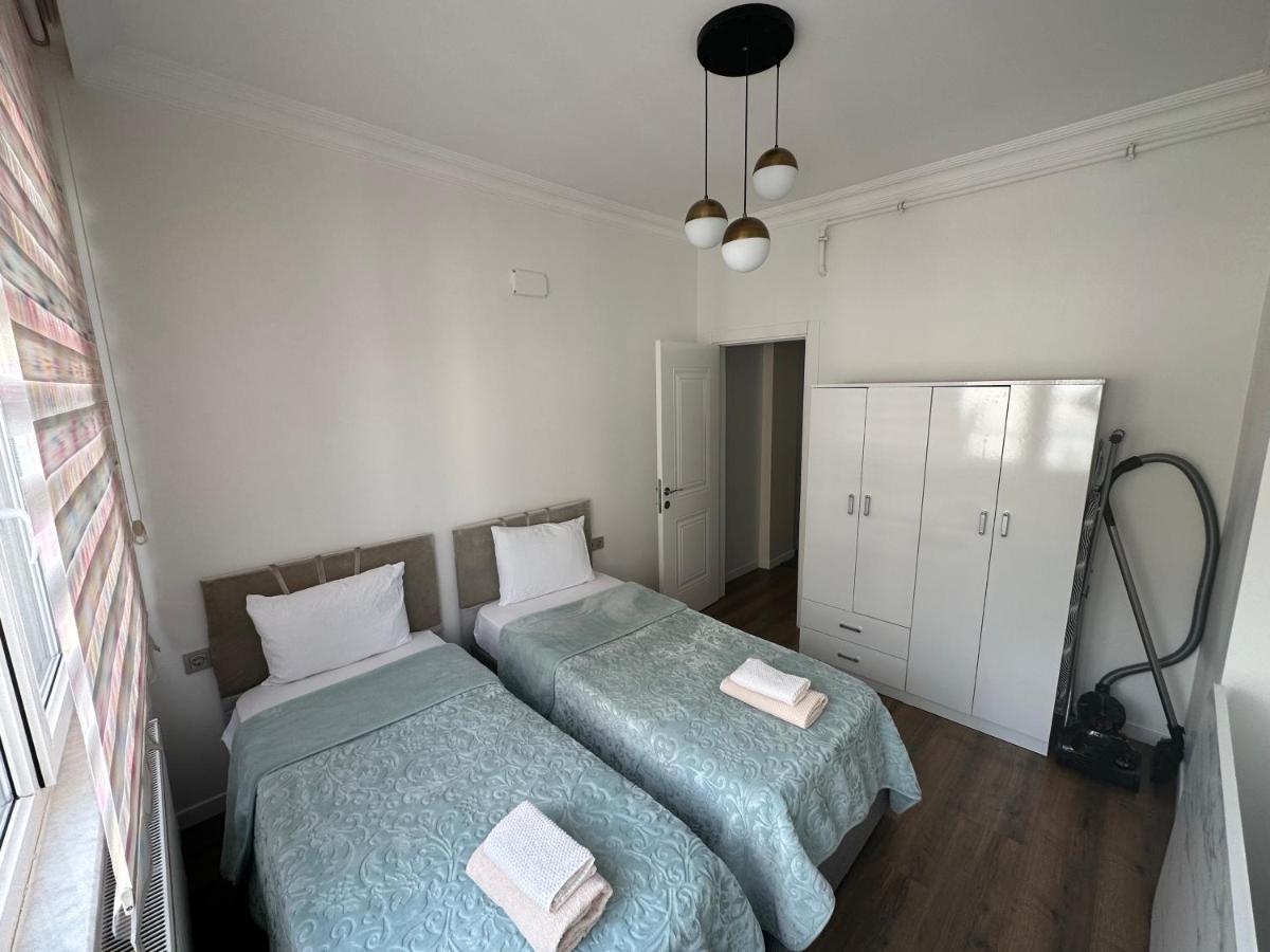 Center Of City In Besiktas 2 Plus 1 With 2 Bathroom And 3 Air Conditioner Istanbul Ngoại thất bức ảnh