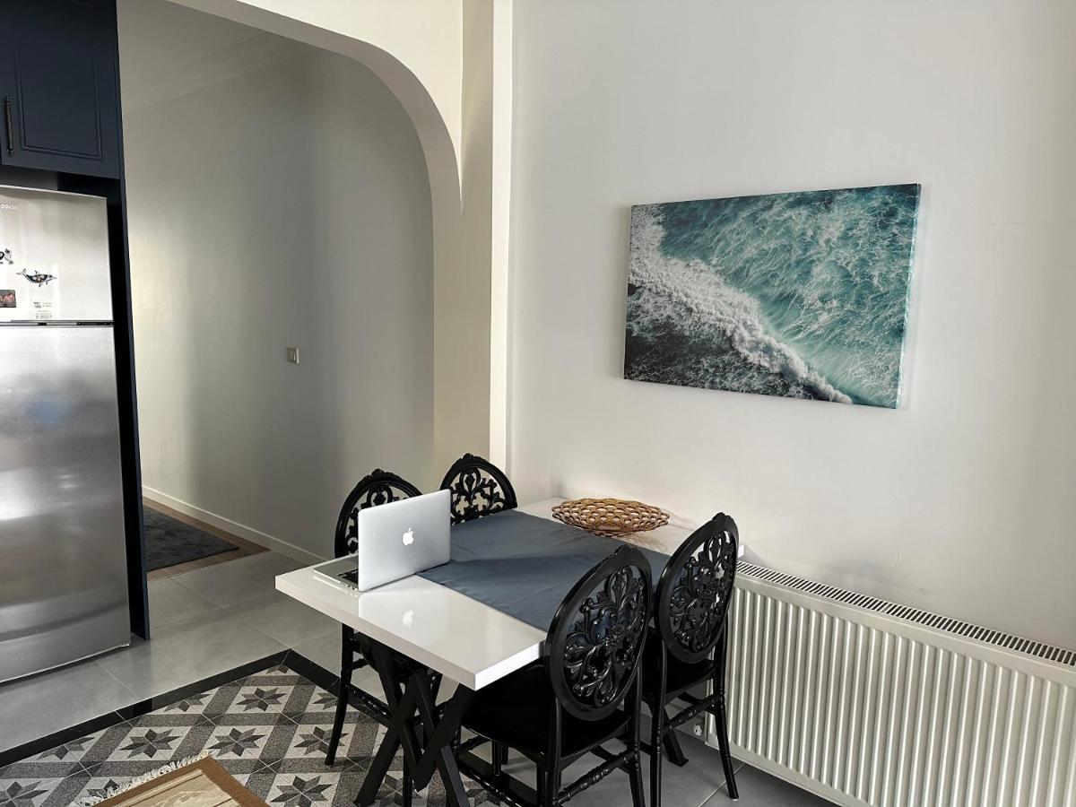 Center Of City In Besiktas 2 Plus 1 With 2 Bathroom And 3 Air Conditioner Istanbul Ngoại thất bức ảnh